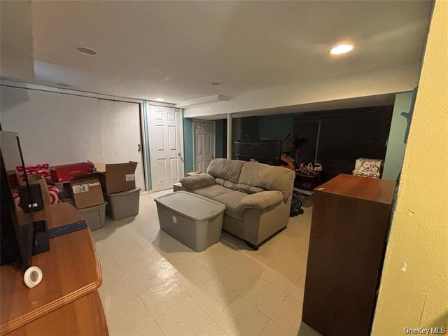 7 Catherine Court, Elmont, NY 11003