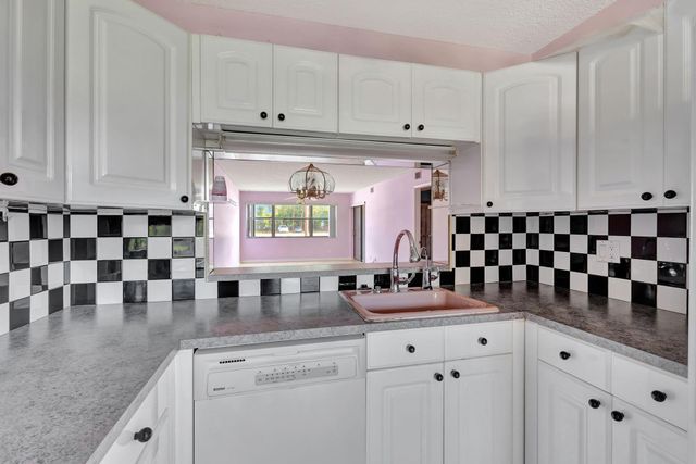 7650 Tahiti Lane 102, Lake Worth, FL 33467