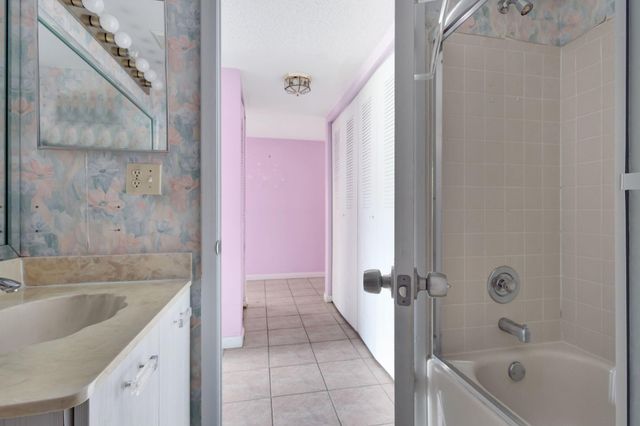 7650 Tahiti Lane 102, Lake Worth, FL 33467