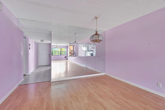 7650 Tahiti Lane 102, Lake Worth, FL 33467