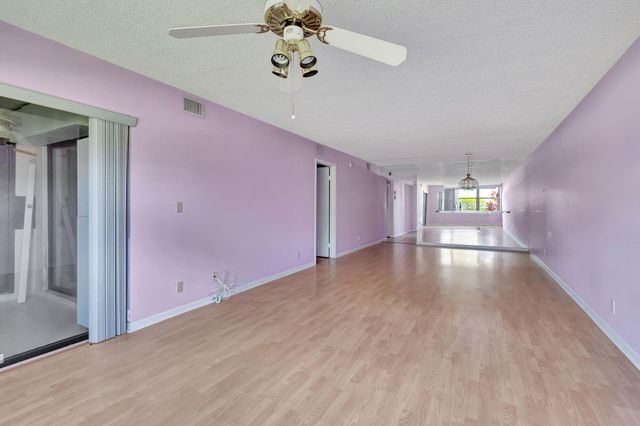 7650 Tahiti Lane 102, Lake Worth, FL 33467