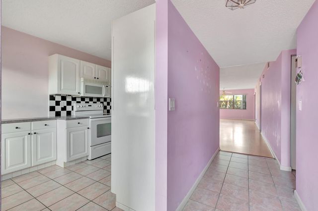 7650 Tahiti Lane 102, Lake Worth, FL 33467
