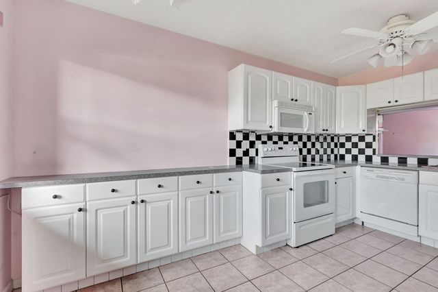 7650 Tahiti Lane 102, Lake Worth, FL 33467