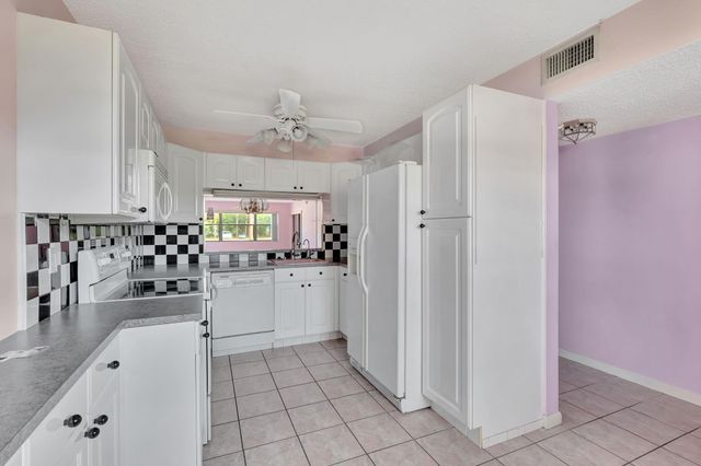 7650 Tahiti Lane 102, Lake Worth, FL 33467