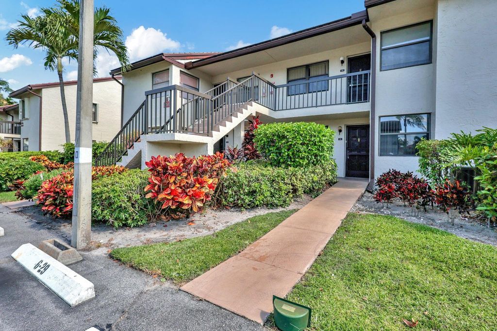 7650 Tahiti Lane 102, Lake Worth, FL 33467
