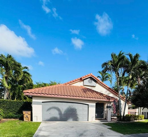 544 NW 38th Avenue, Deerfield Beach, FL 33442
