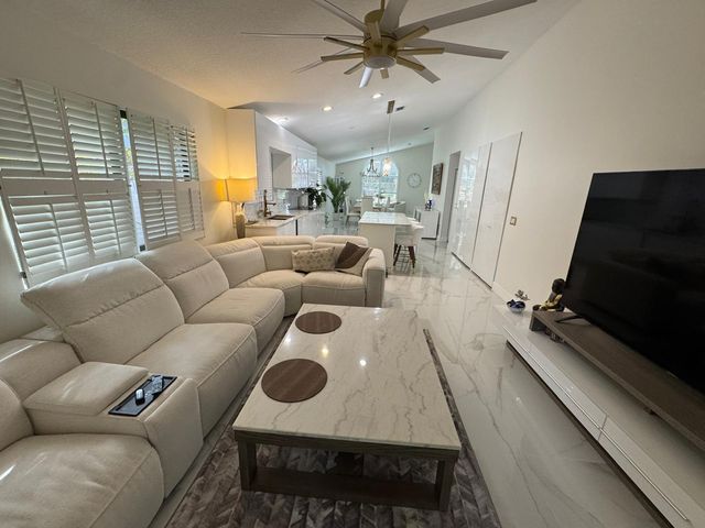 544 NW 38th Avenue, Deerfield Beach, FL 33442