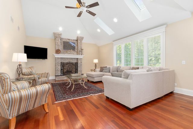 1736 Brian Grant Court, Downers Grove, IL 60516