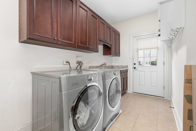 1736 Brian Grant Court, Downers Grove, IL 60516