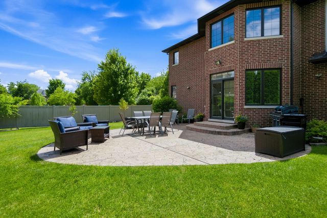 1736 Brian Grant Court, Downers Grove, IL 60516
