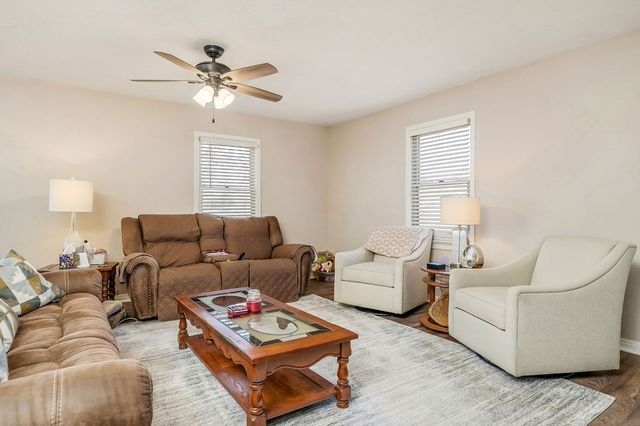 207 Sugar Hill Dr, Sparta, TN 38583