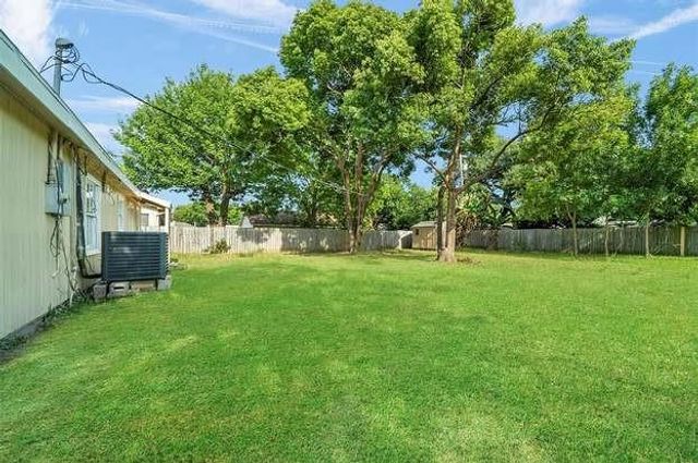 1008 17th Avenue N, Texas City, TX 77590