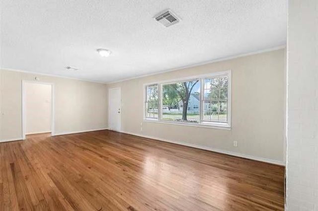 1008 17th Avenue N, Texas City, TX 77590
