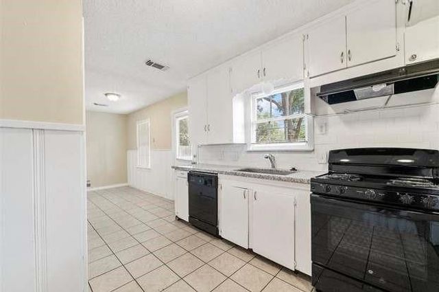 1008 17th Avenue N, Texas City, TX 77590