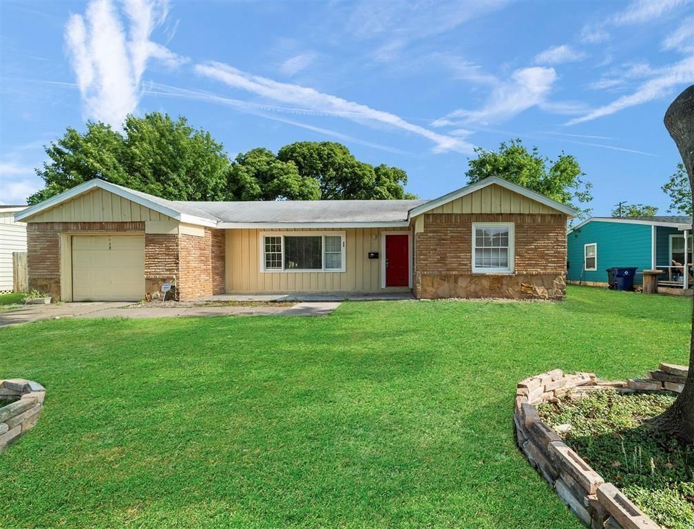 1008 17th Avenue N, Texas City, TX 77590