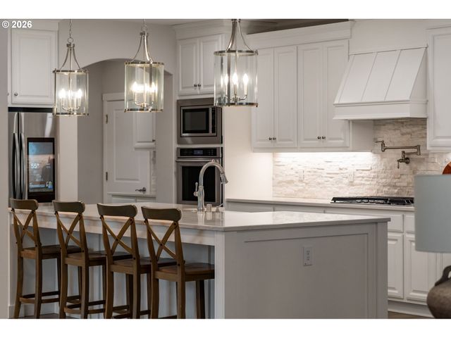 4024 S WINERY Way, Ridgefield, WA 98642