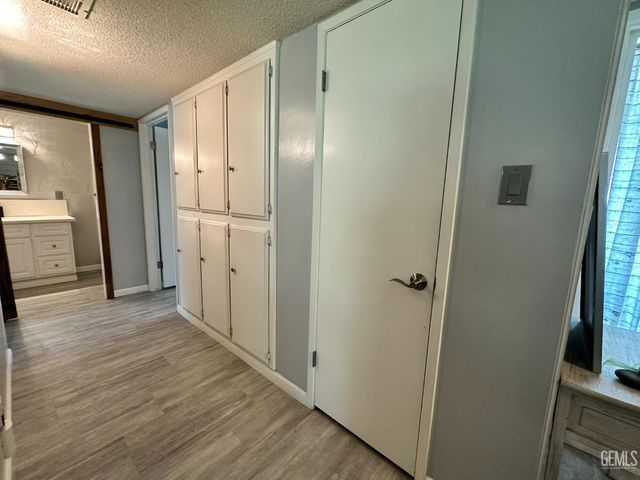 204 Bermuda Street, Bakersfield, CA 93309