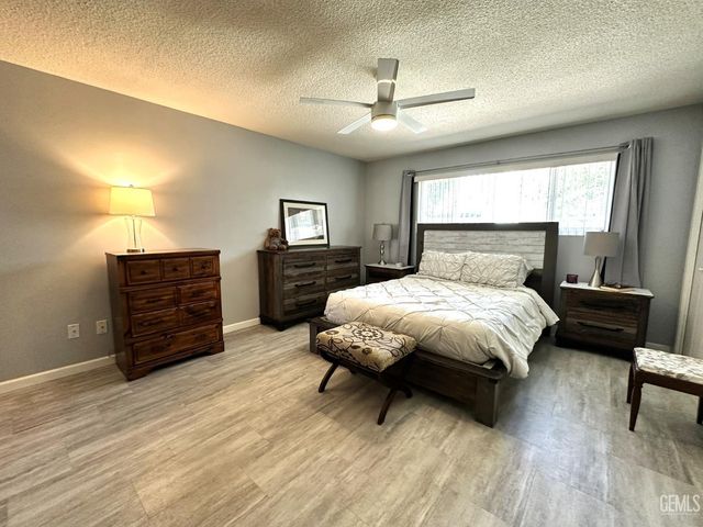 204 Bermuda Street, Bakersfield, CA 93309