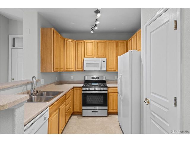 10467 W Hampden Ave 201, Lakewood, CO 80227