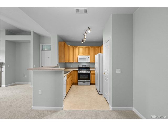 10467 W Hampden Ave 201, Lakewood, CO 80227