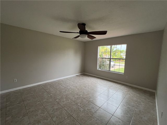 1018 Landsdowne Drive, Sebastian, FL 32958