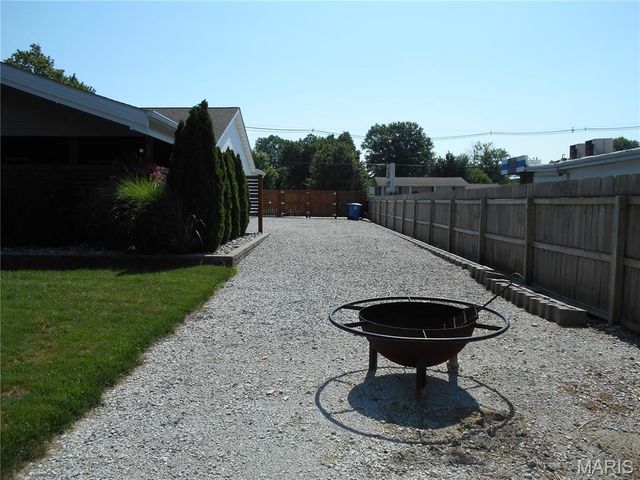 4605 Maryville Road, Granite City, IL 62040