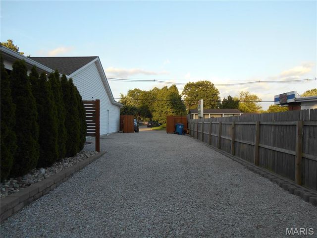 4605 Maryville Road, Granite City, IL 62040
