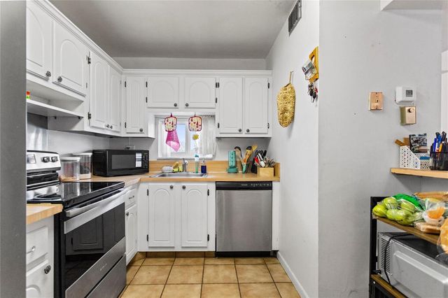 8990 S Hollybrook Boulevard Unit 305, Pembroke Pines, FL 33025