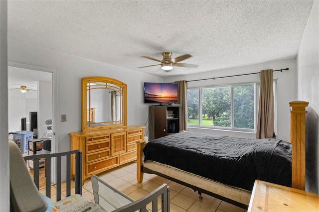 8990 S Hollybrook Boulevard Unit 305, Pembroke Pines, FL 33025