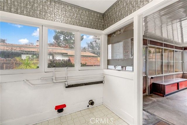 1912 N Vagedes, Fresno, CA 93705