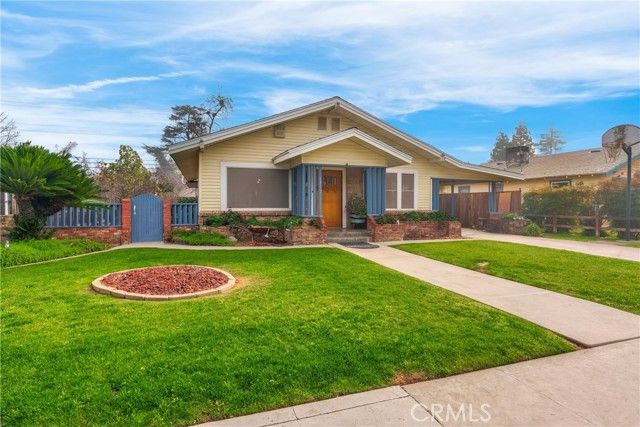 1912 N Vagedes, Fresno, CA 93705
