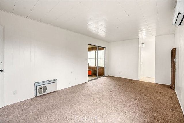 1912 N Vagedes, Fresno, CA 93705