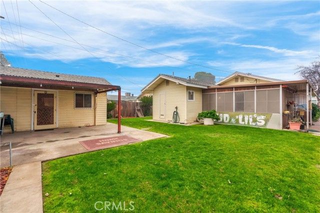 1912 N Vagedes, Fresno, CA 93705