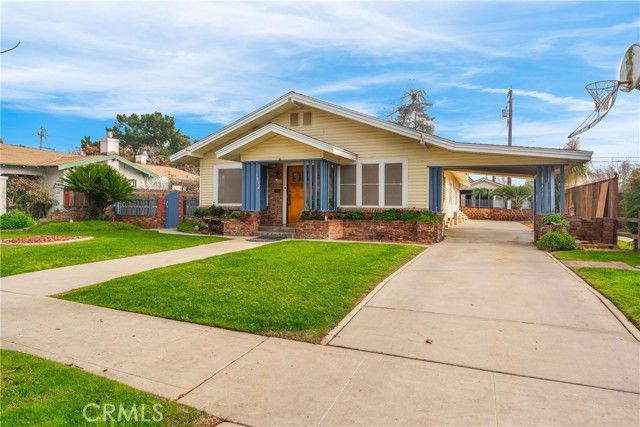 1912 N Vagedes, Fresno, CA 93705