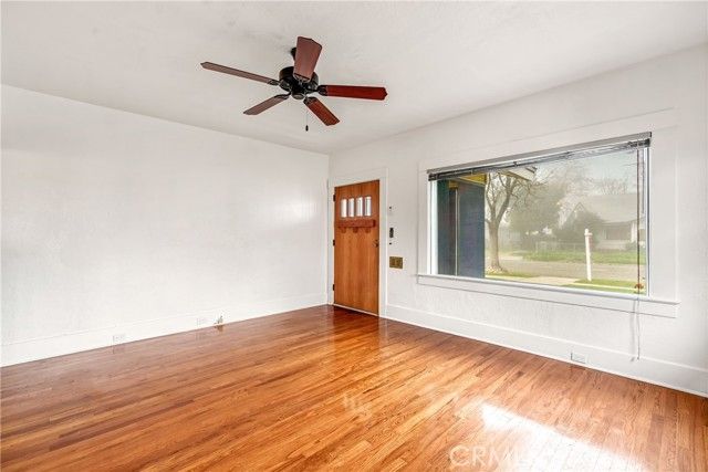 1912 N Vagedes, Fresno, CA 93705