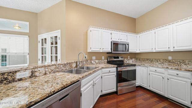 3242 JUPITER HILLS Drive, Jacksonville, FL 32225