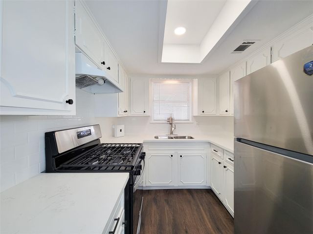 6439 Oaknut Drive, Houston, TX 77088