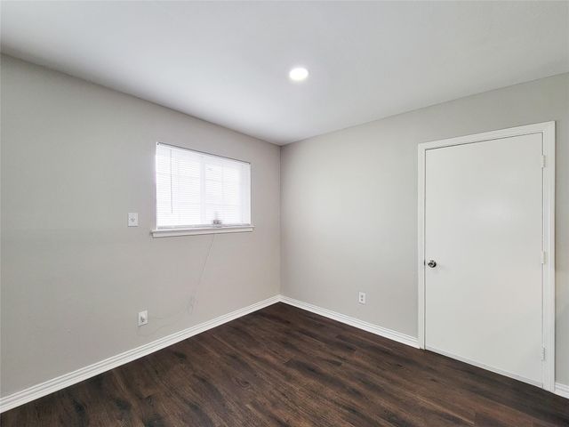 6439 Oaknut Drive, Houston, TX 77088