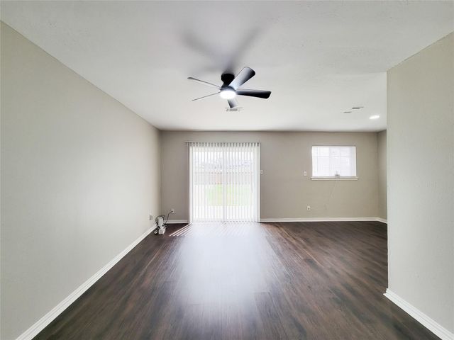 6439 Oaknut Drive, Houston, TX 77088