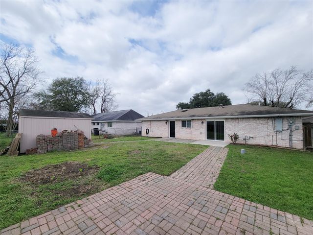 6439 Oaknut Drive, Houston, TX 77088