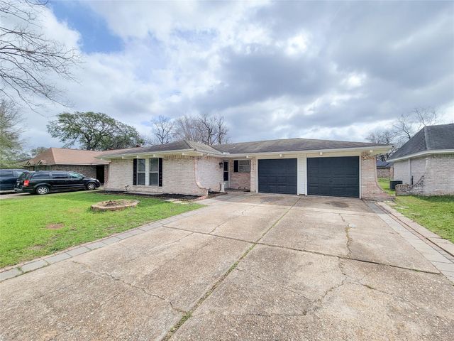 6439 Oaknut Drive, Houston, TX 77088