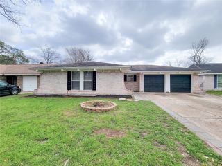 6439 Oaknut Drive, Houston, TX 77088