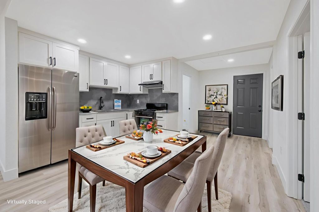 Image 10 of property listing at 12423 407 Avenue, Cutler, CA 93615