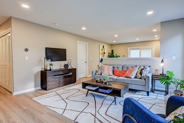 10 White Orchid Way, Lancaster, NY 14086