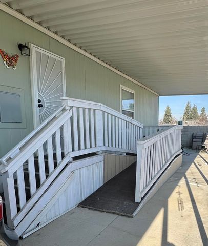314 N Albert 132, Exeter, CA 93221