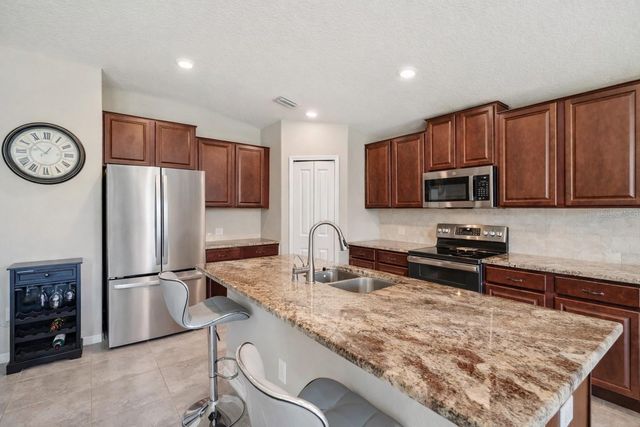 1615 REDMOND BROOK LANE, Ruskin, FL 33570