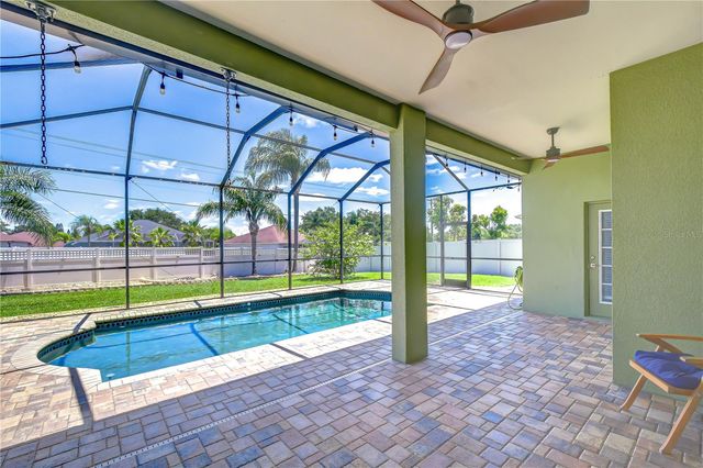 2804 ABBEY GROVE DRIVE, Valrico, FL 33594
