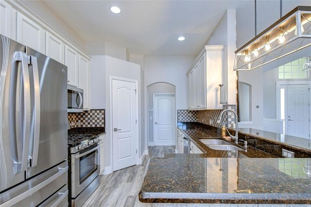 2804 ABBEY GROVE DRIVE, Valrico, FL 33594