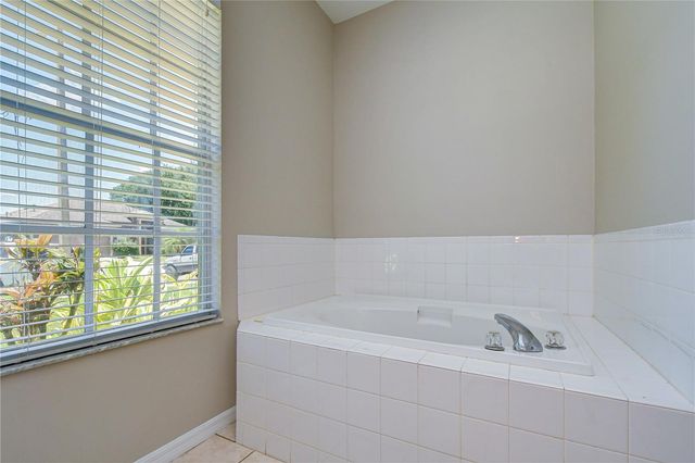2804 ABBEY GROVE DRIVE, Valrico, FL 33594