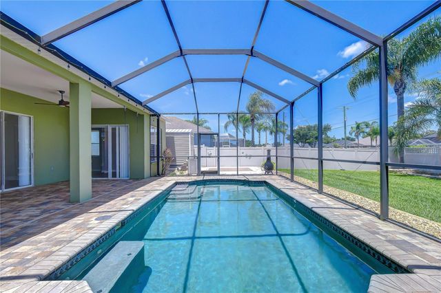 2804 ABBEY GROVE DRIVE, Valrico, FL 33594